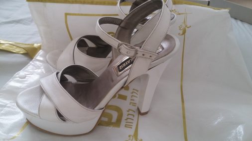 נעלי כלה לבנות מעור