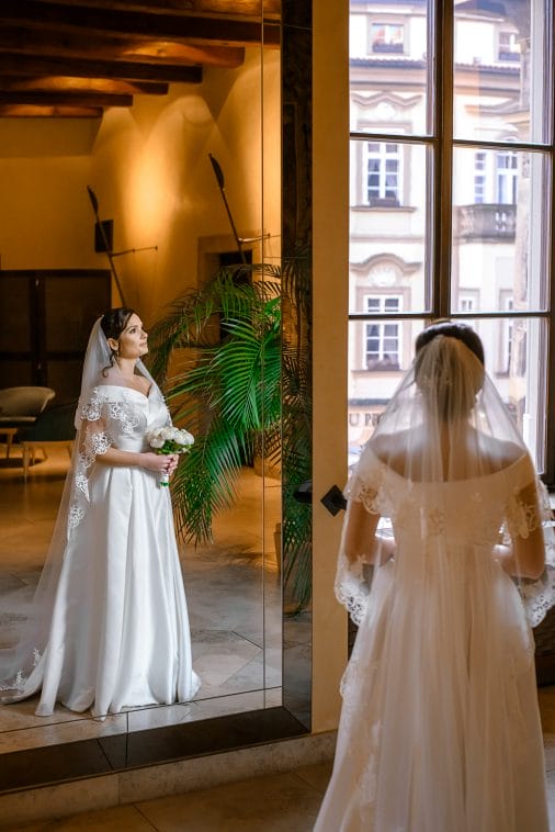 שמלת כלה ראשונה ושניה