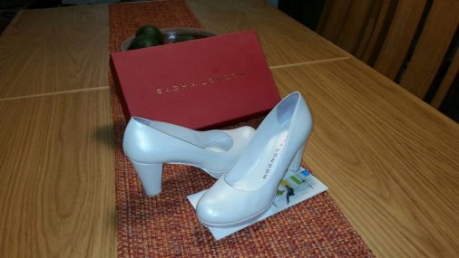 נעלי עקב + נעליים שטוחות