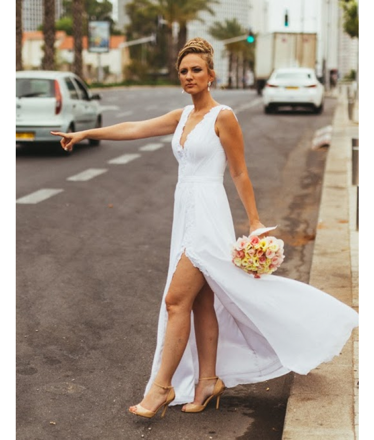 שמלת כלה אלגנטית עם שסע – מתאימה ל טראש דה דראס