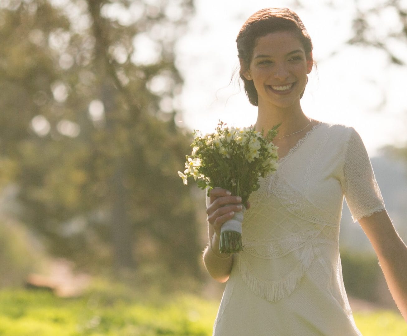 שמלת כלה עדינה מיוחדת וקלילה, תרגישי איתה פשוט את