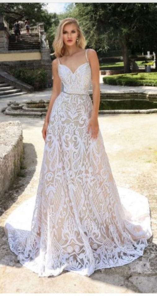 שמלת כלה אמריקאית חדשה לגמרי- לא נעשה בה שימוש!!