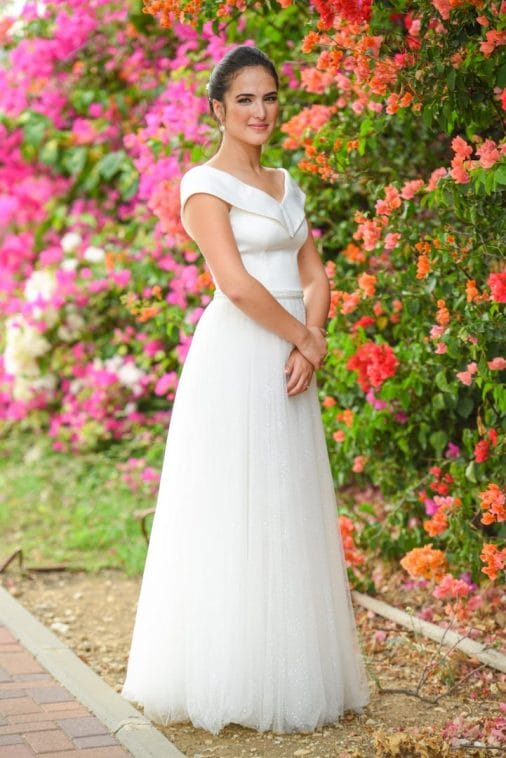 שמלה קלאסית ועדינה