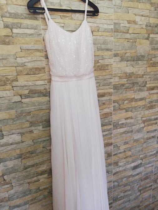 שמלה עדינה ונוחה